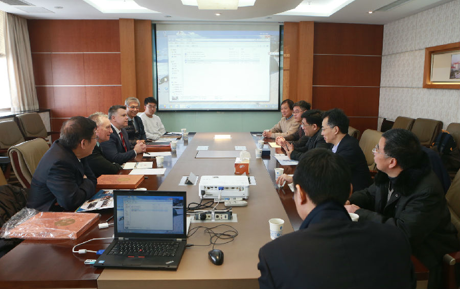 美国长岛大学代表团来访公司