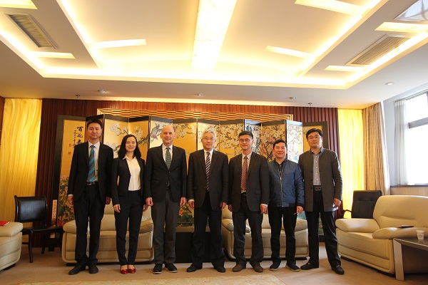 美国圣约瑟夫大学副董事长Cary Anderson一行来访公司