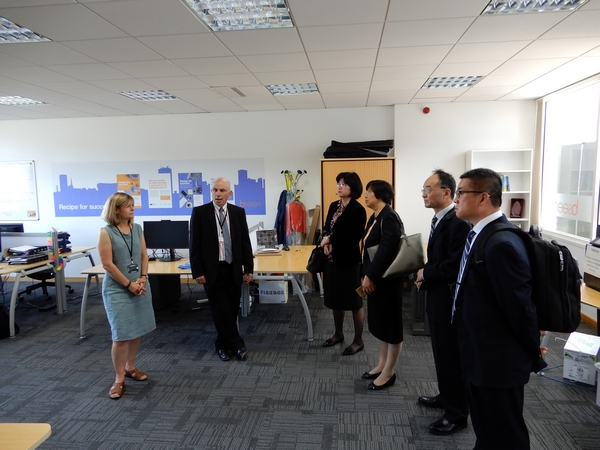 邱伟芬副董事长一行赴英国、法国访问