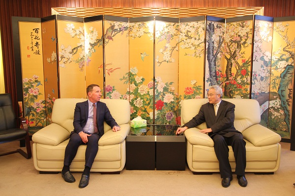 法国巴黎高等对外贸易学院客人访问公司