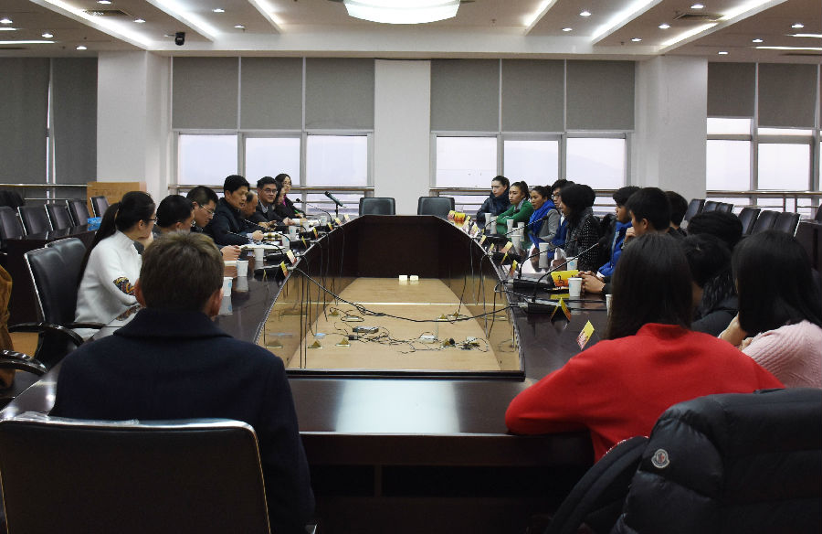 公司召开来华职工代表座谈会